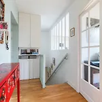 Warm And Homely Duplex Near Montmartre Fits 5