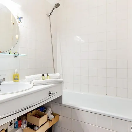 Warm And Homely Duplex Near Montmartre Fits 5 Paris