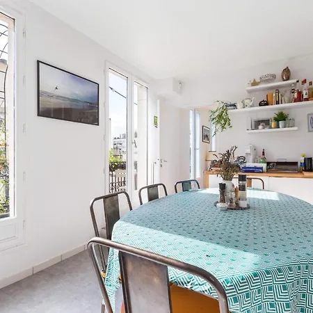 Warm And Homely Duplex Near Montmartre Fits 5